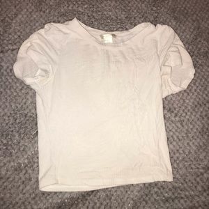 White very cropped t shirt
